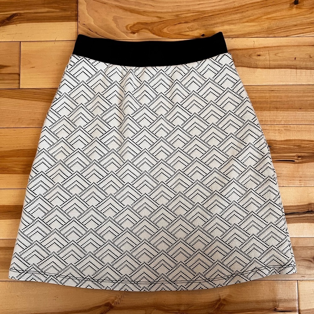 EUC Gilli mini skirt in cream stretch
